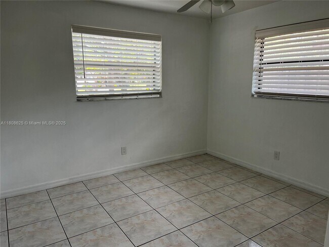 Foto del edificio - 3201 SW 15th Ave