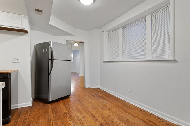 Foto del edificio - 665 W Roscoe St