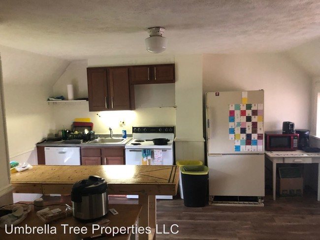 Building Photo - 801 E Montezuma Ave