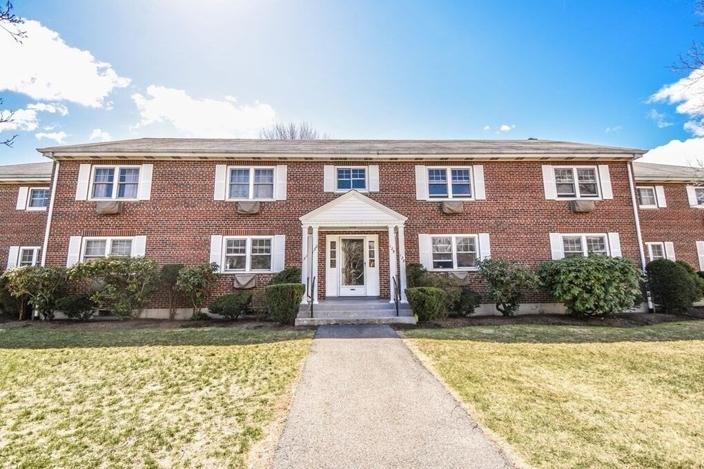 Foto principal - 129 Emerson Gardens Rd