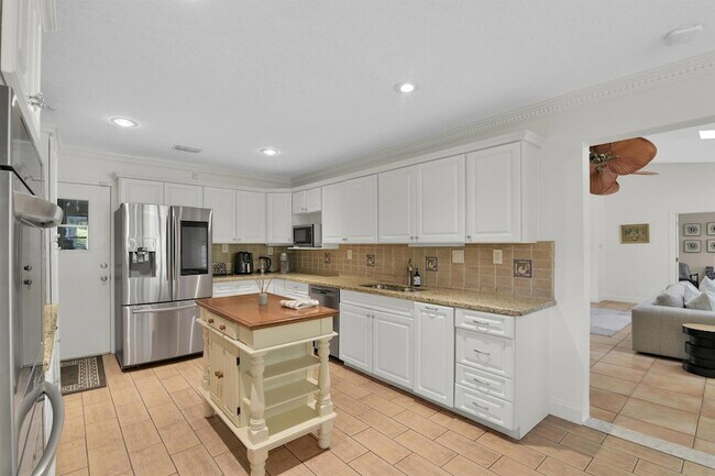 Building Photo - 13684 Exotica Ln