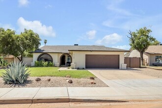 Building Photo - 2109 W El Alba Way