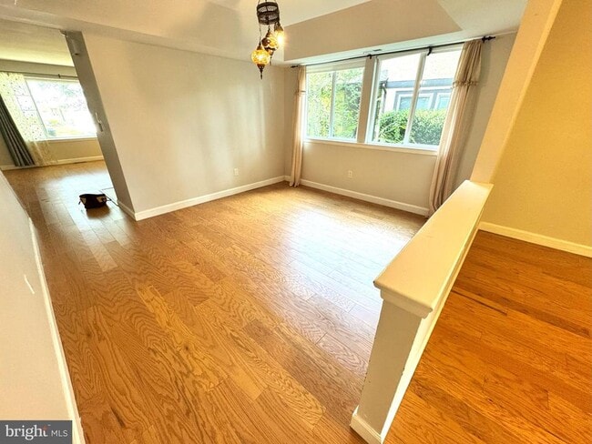 Building Photo - 18 Goshawk Ct