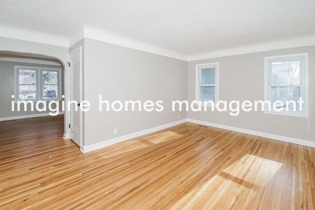 Building Photo - Remodeled 4 Bedroom Home in Richfield with...