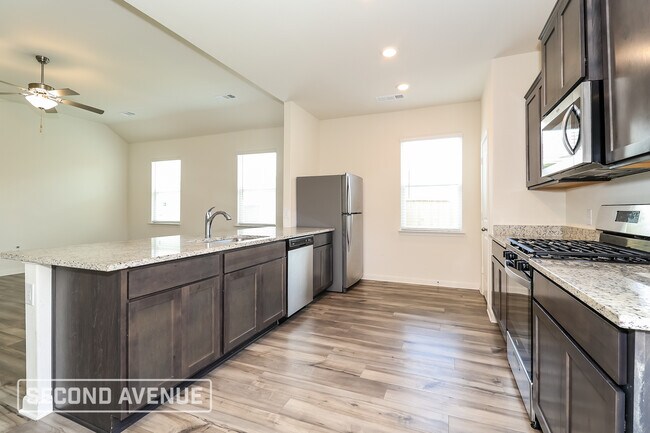 Building Photo - 1329 Woodwinds Dr