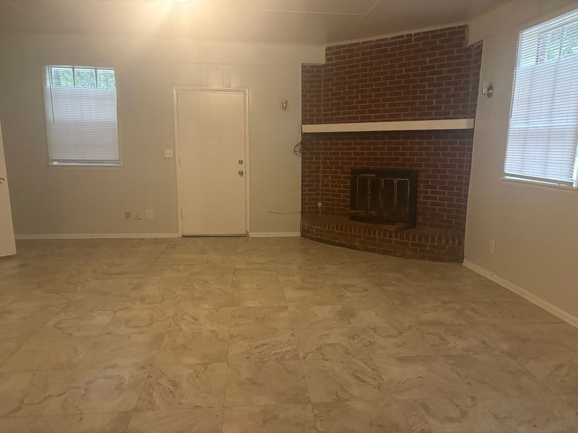 Photo - 3160 Bienville Dr Jackson, MS 39212