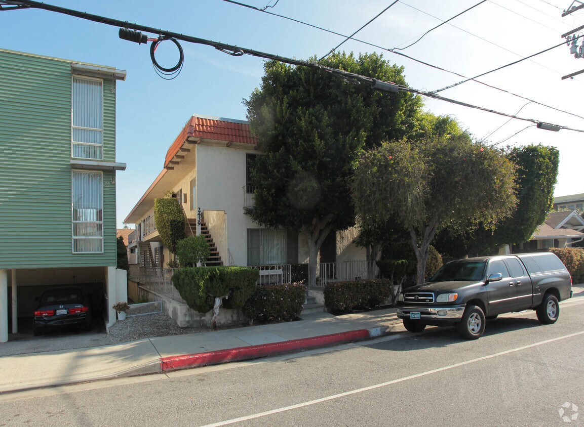 Primary Photo - 2439 4th St