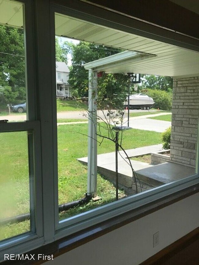Foto del edificio - 3 br, 2 bath House - 407 W. College Ave.