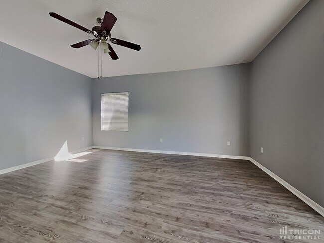 Foto del edificio - 4217 Harbor Lake Dr