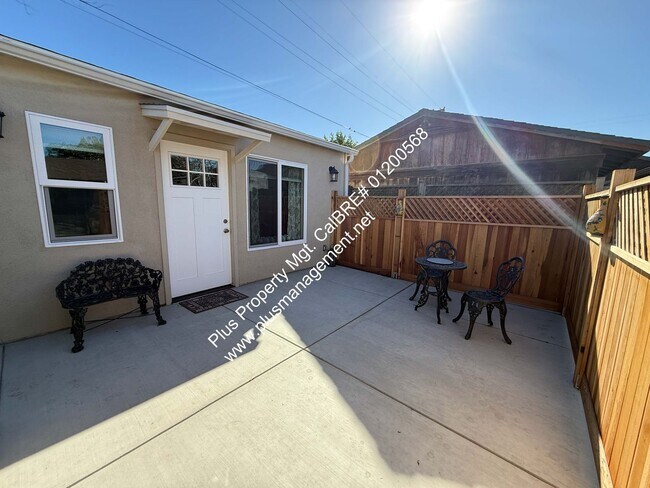 Building Photo - Newer Beautifully Furnished Single Story ADU Includes All Basic Utilities and WiFI