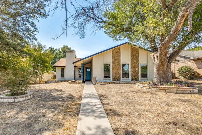 Building Photo - 1638 Glenhill Ln