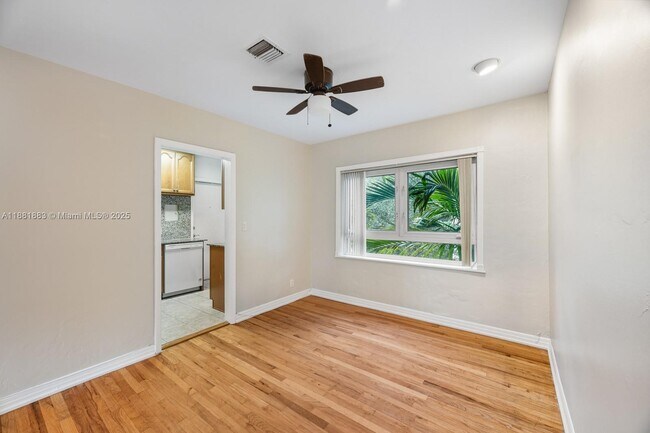 Foto del edificio - 7636 SW 56th Ave