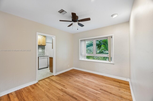 Building Photo - 7636 SW 56th Ave