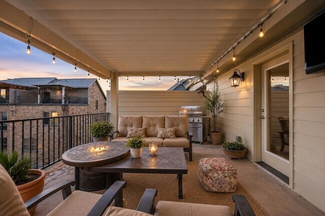 Foto del edificio - 1112 Highknoll Ln