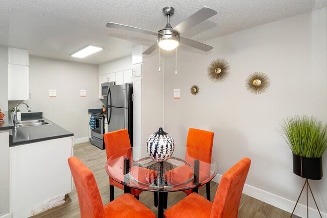 Accent On Decatur Apartments Las Vegas Nv Apartments Com