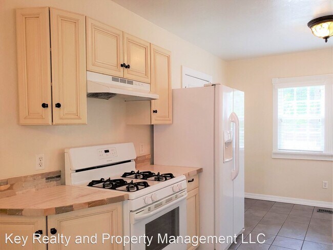 Building Photo - 5 br, 2 bath House - 1415 N Miller Blvd