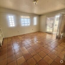 Building Photo - 1409 S Mill Ave