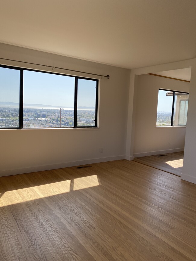 Foto del edificio - 2122 Pico Pl