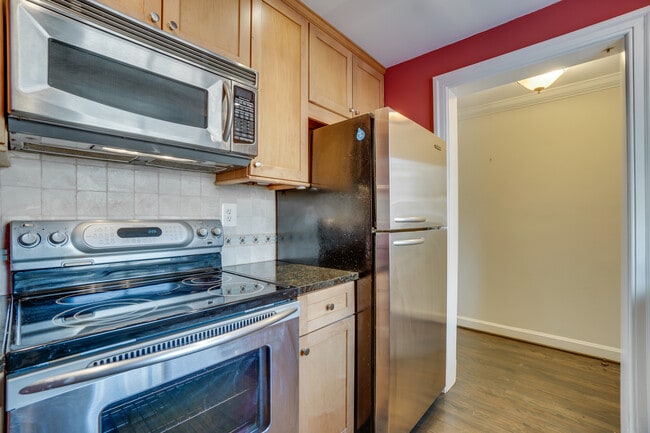 Building Photo - 1214 Eton Ct NW