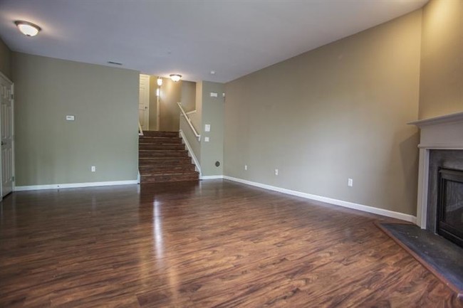 Building Photo - 3195 Asher Rd