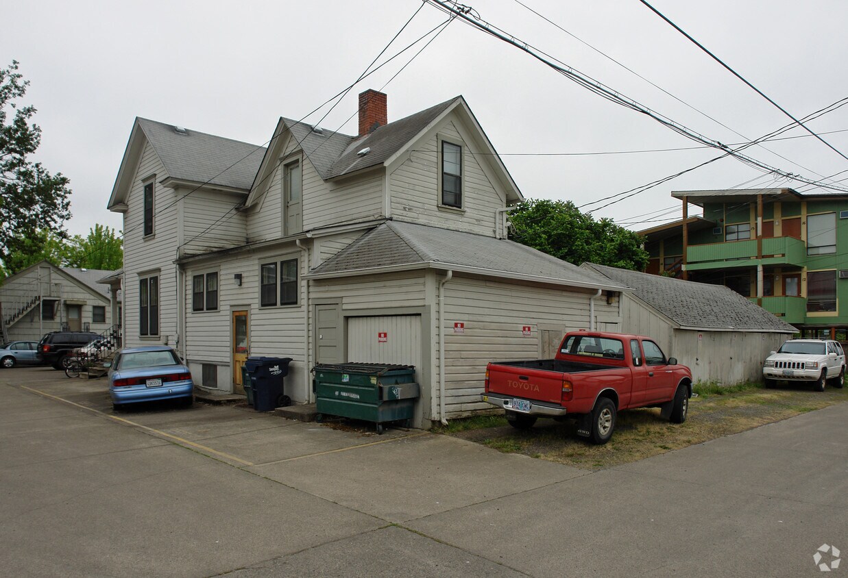 Building Photo - 1458 1/2 Pearl St