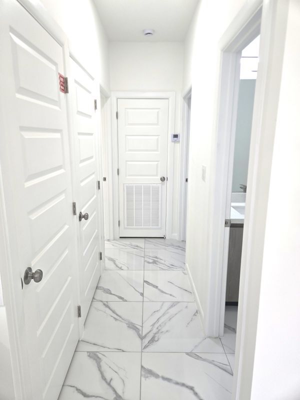 Building Photo - 3201 Magdalena St