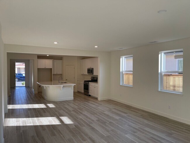 Building Photo - Gorgeous newer house for rent