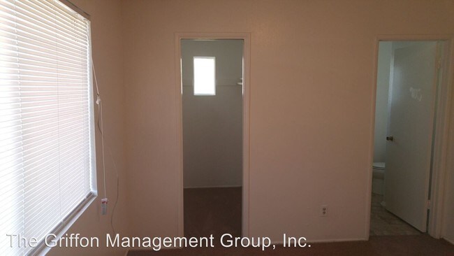 Building Photo - 740 S Jordan Ave