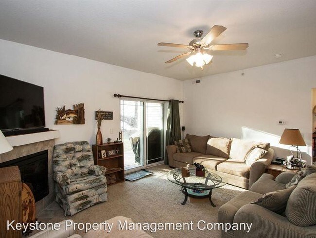 Building Photo - 2 br, 2 bath Apartment - 1092 Walnut Ave #112