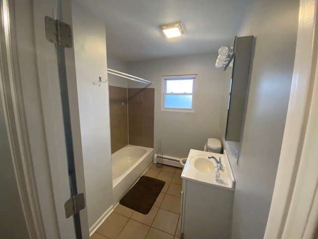 Building Photo - 611 N Lullo Dr