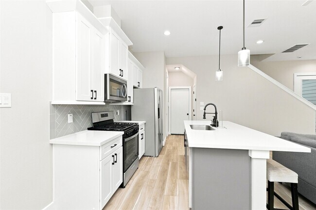 Foto del edificio - 8324 Curry Rd