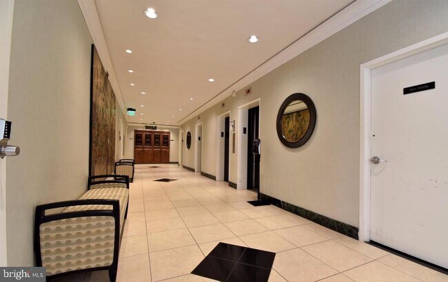 Foto del edificio - 10401 Grosvenor Pl
