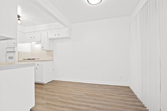 Building Photo - 9809 Tabor St