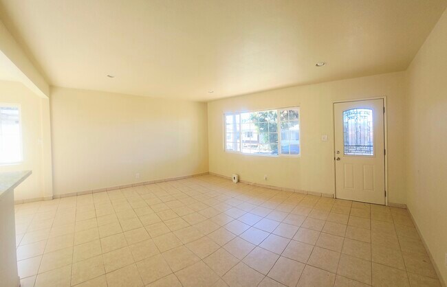 Foto del edificio - 4868 Oregon Ave