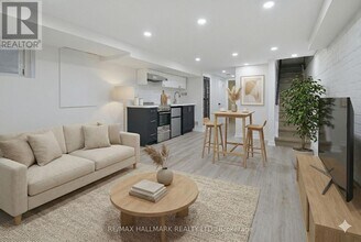 Building Photo - 208 Cedarvale Ave