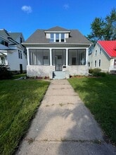 Building Photo - 406 15th St S