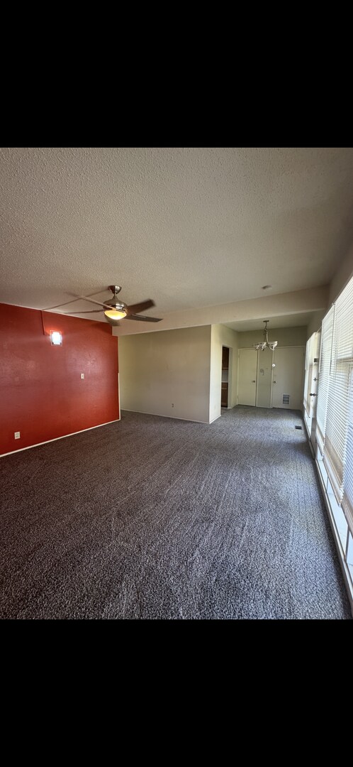 Foto del edificio - Adorable home in Paramount!!! 3/1/1 CH/A