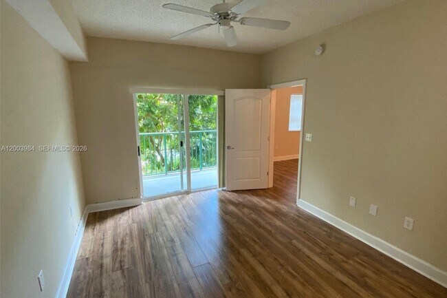 Foto del edificio - 6001 SW 70th St