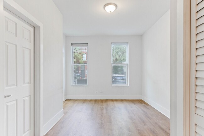 Building Photo - 1843 W Cullerton St