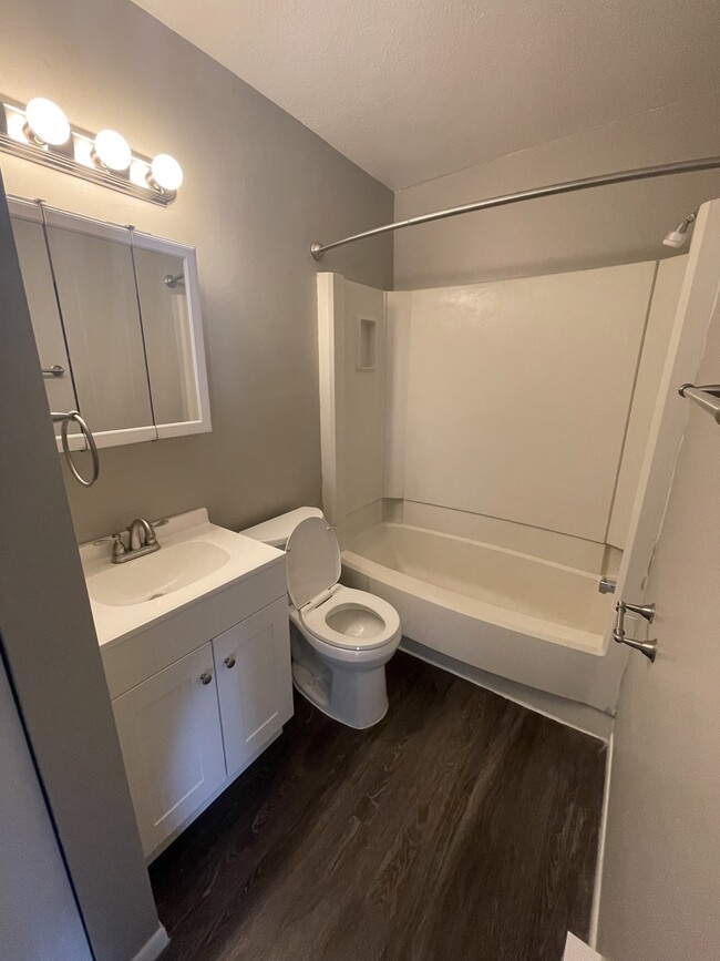Building Photo - Westridge Apartments
