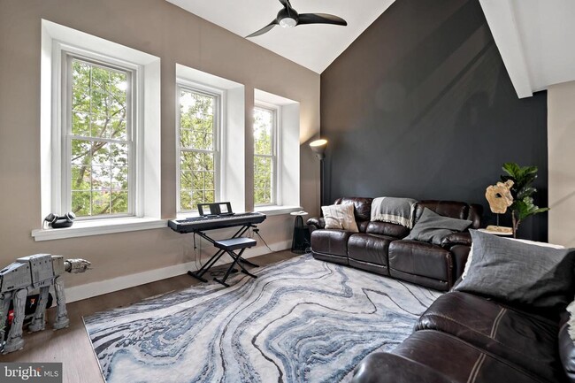 Foto del edificio - 915-25 Bainbridge St