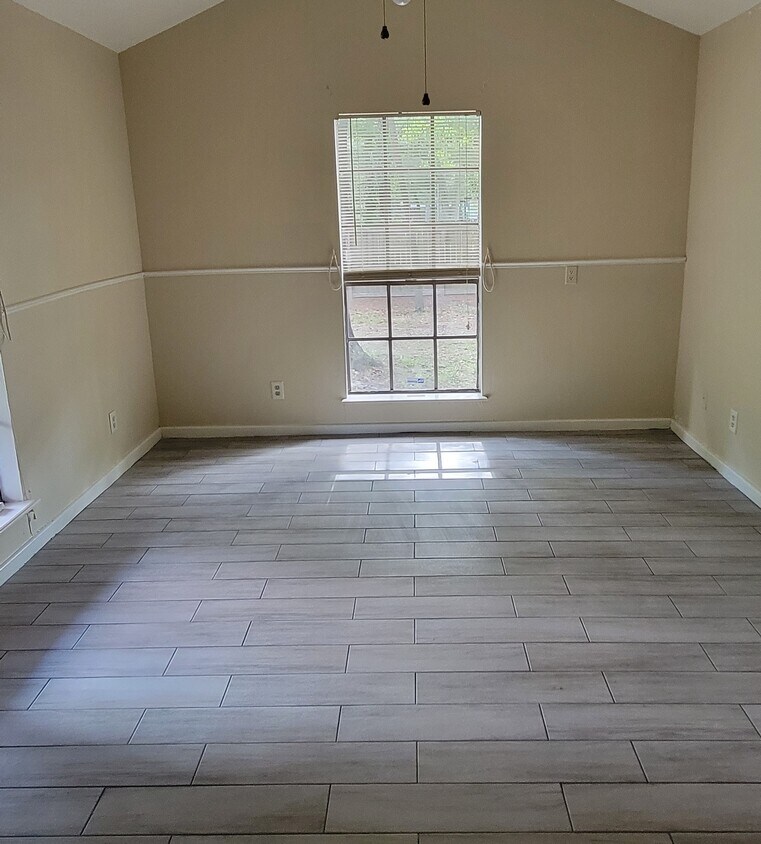 Building Photo - 17308 Valley Ln