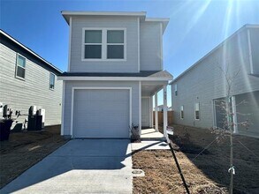 Building Photo - 905 Blue Heron Dr