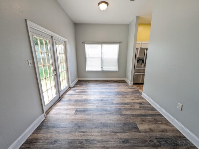 Building Photo - 2236 Prytania Cir