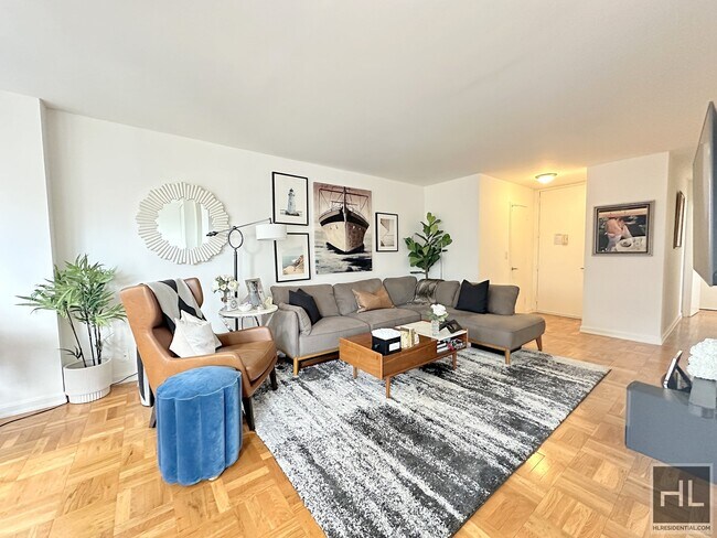 Building Photo - 1150 sqft  2 bed 2 bath on the 33rd floor ...