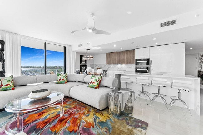 Building Photo - 730 N Ocean Blvd