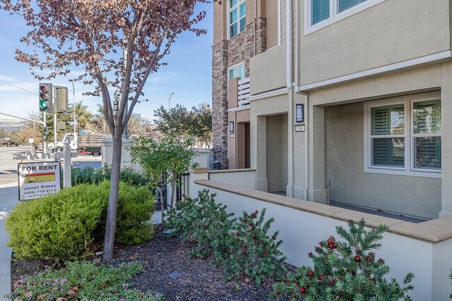 Foto del edificio - 196 E Main Ave