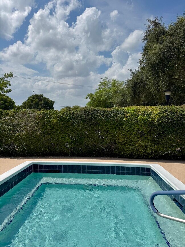 Foto del edificio - 7770 NW 50th St