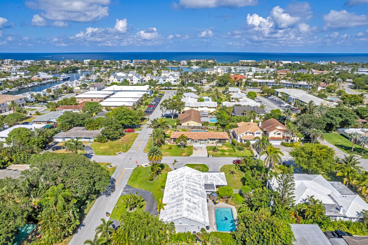 2650 NE 28th St, Lighthouse Point, FL 33064 Townhome Rentals in