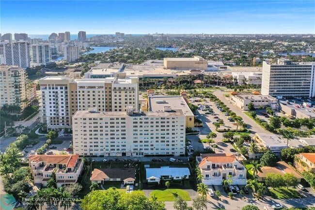 Foto del edificio - 2555 NE 11th St